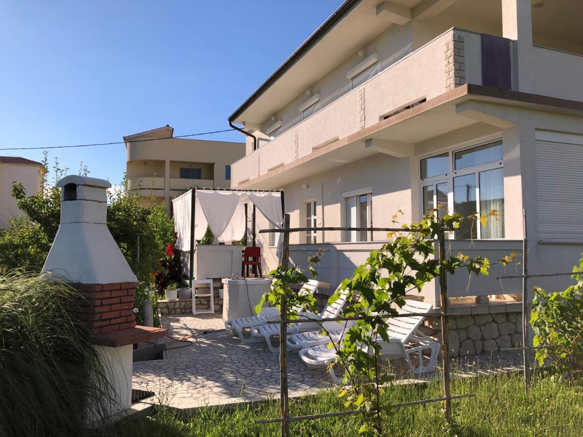 Apartments Mikelic Kampor المظهر الخارجي الصورة