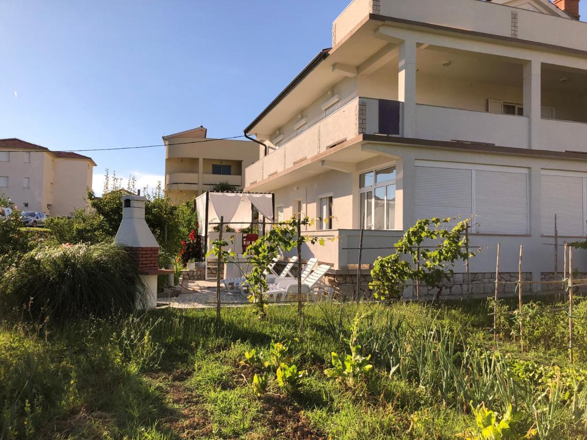 Apartments Mikelic Kampor المظهر الخارجي الصورة