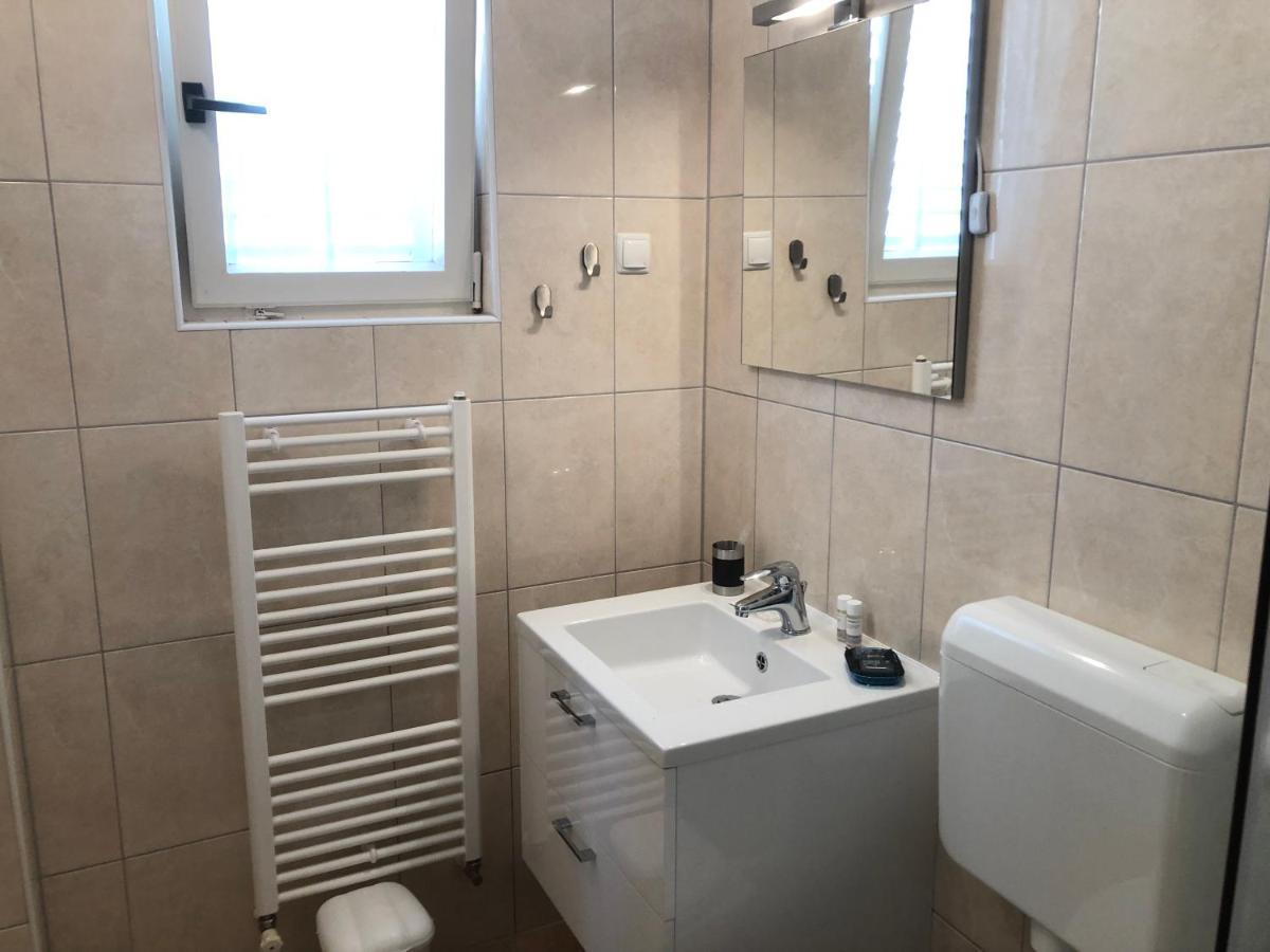 Apartments Mikelic Kampor المظهر الخارجي الصورة