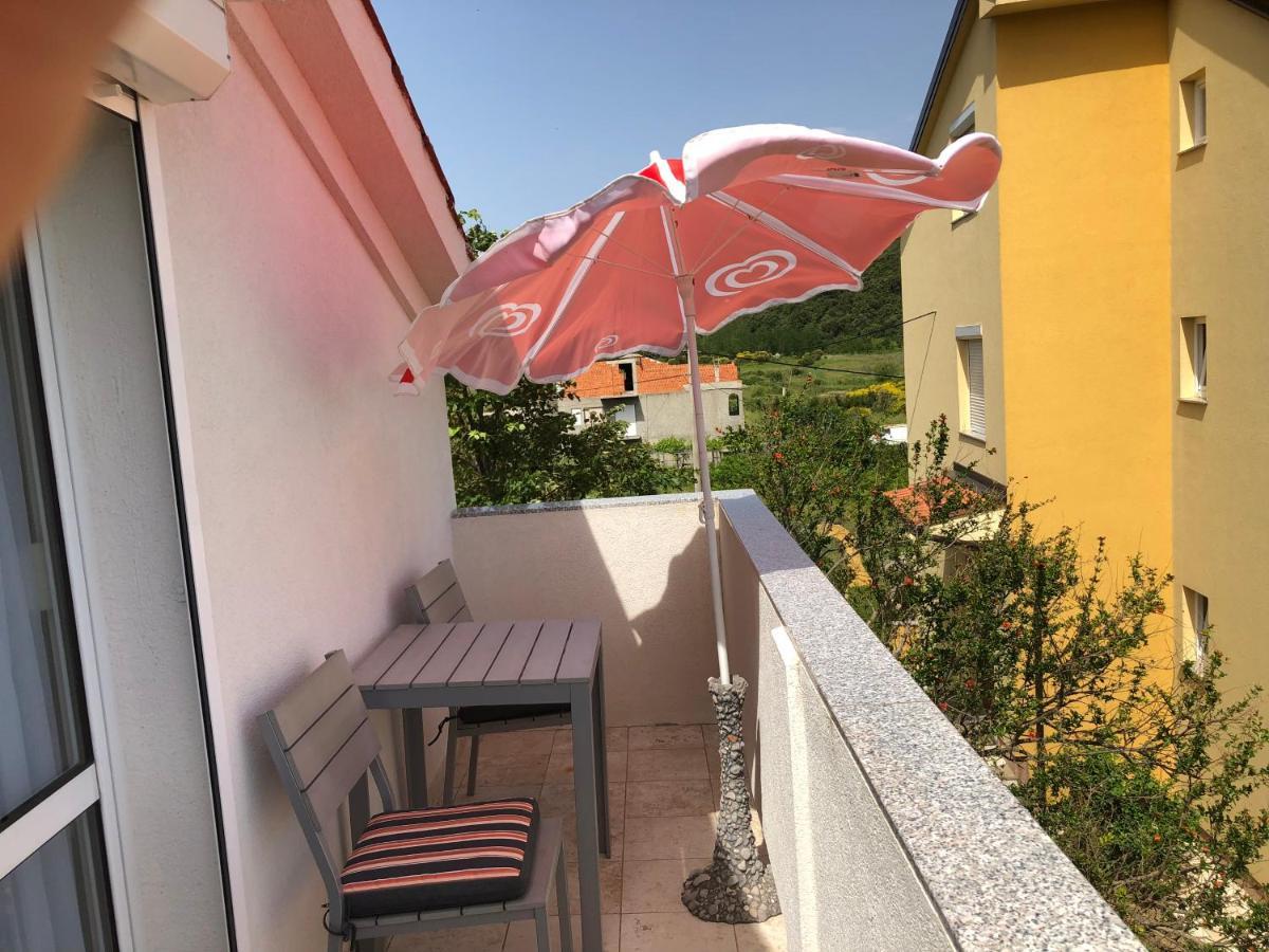 Apartments Mikelic Kampor المظهر الخارجي الصورة