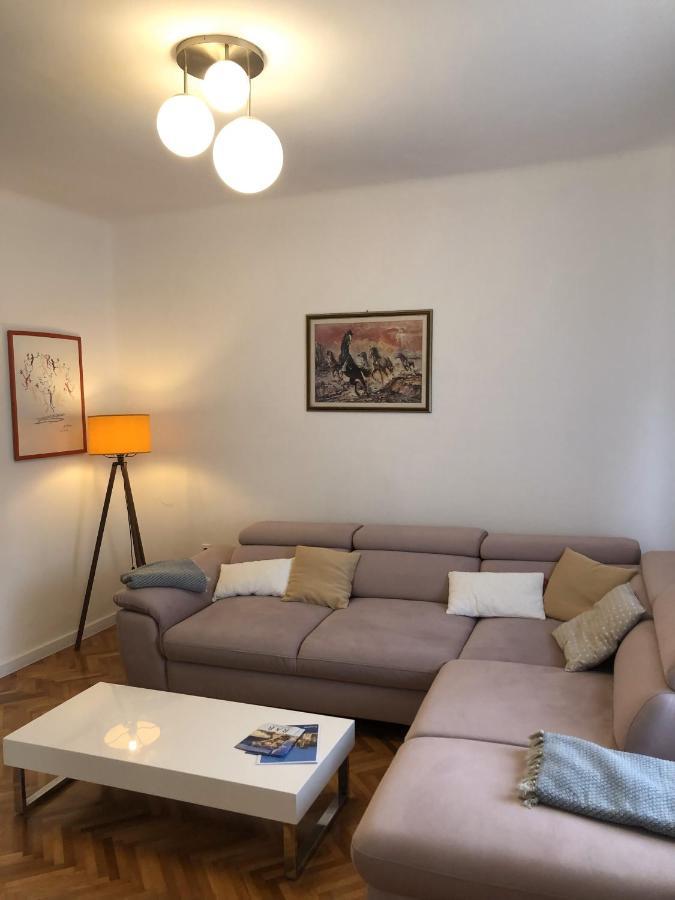 Apartments Mikelic Kampor المظهر الخارجي الصورة